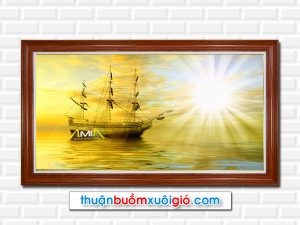 Bức tranh thuận buồm xuôi gió khổ lớn với nền vàng đẹp