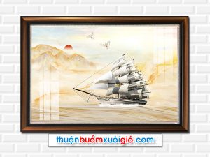 Mẫu tranh thuận buồm xuôi gió đẹp với gam màu vàng kem