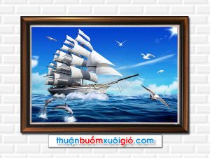 Mẫu tranh thuyền buồm trên biển đẹp với bầu trời trong xanh