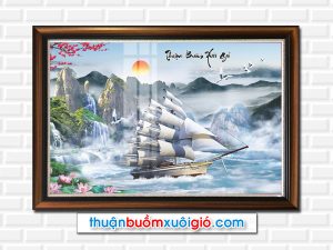 Bức tranh có hình ảnh thuyền buồm và phong cảnh sơn thủy hữu tình đẹp