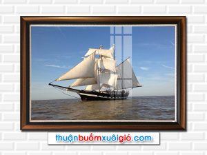 Bức tranh thuận buồm xuôi gió có hình ảnh thuyền buồm đẹp
