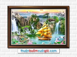 Bức tranh thuyền buồm vàng và phong cảnh sơn thủy hữu tình đẹp
